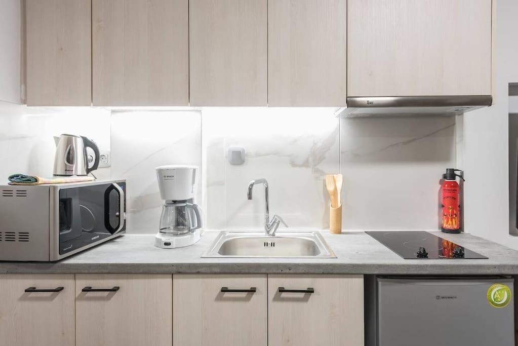 4u Sweet Retreat In Pagrati By Metro