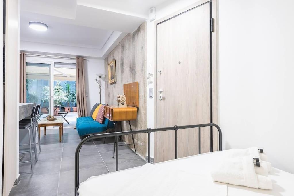 4u Sweet Retreat In Pagrati By Metro *