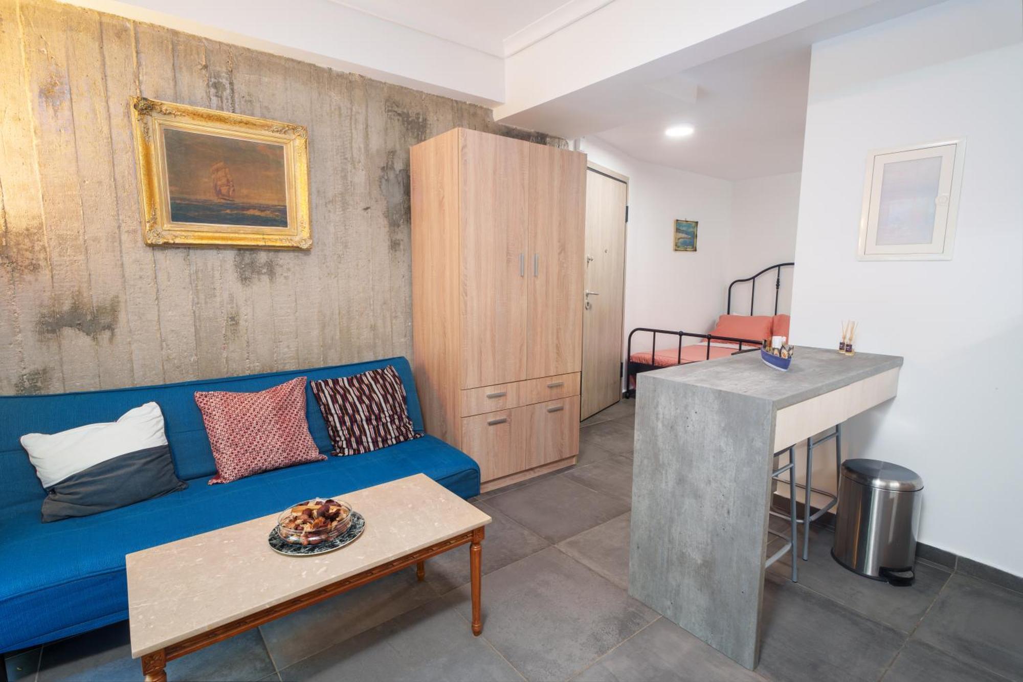 4u Sweet Retreat In Pagrati By Metro *