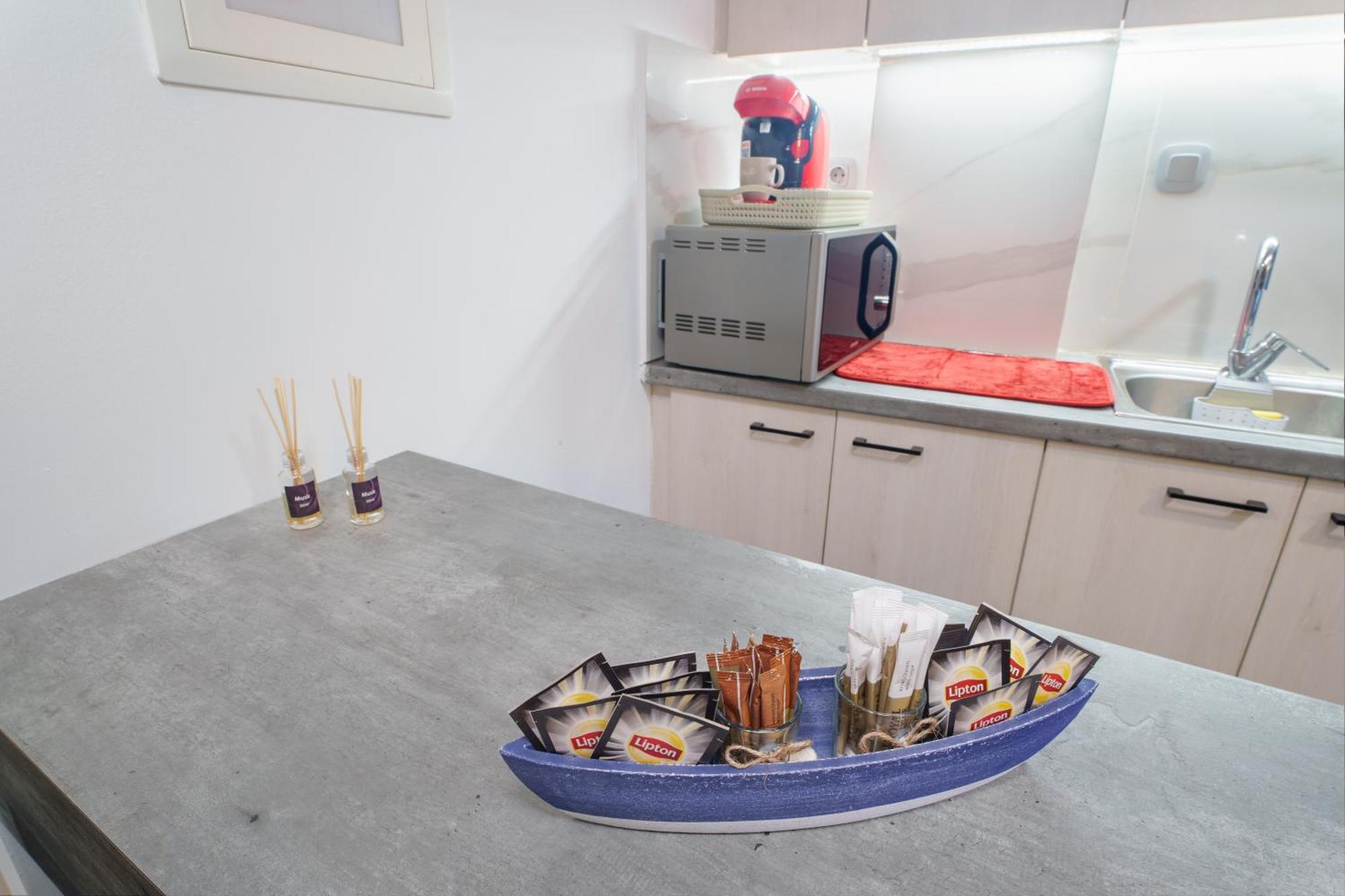 4u Sweet Retreat In Pagrati By Metro *